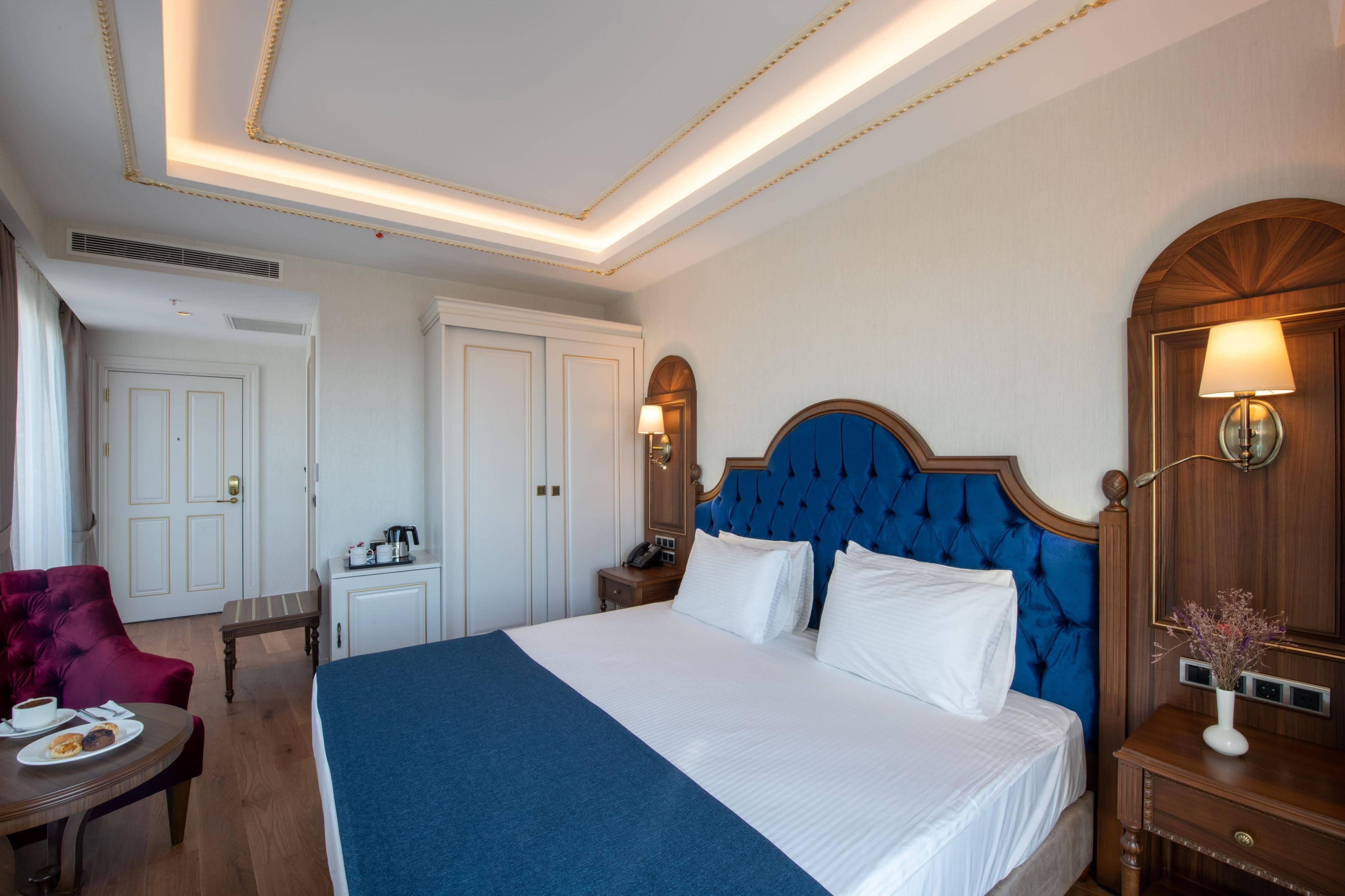โนวา พลาซา เปรา Hotel อิสตันบูล ภายนอก รูปภาพ