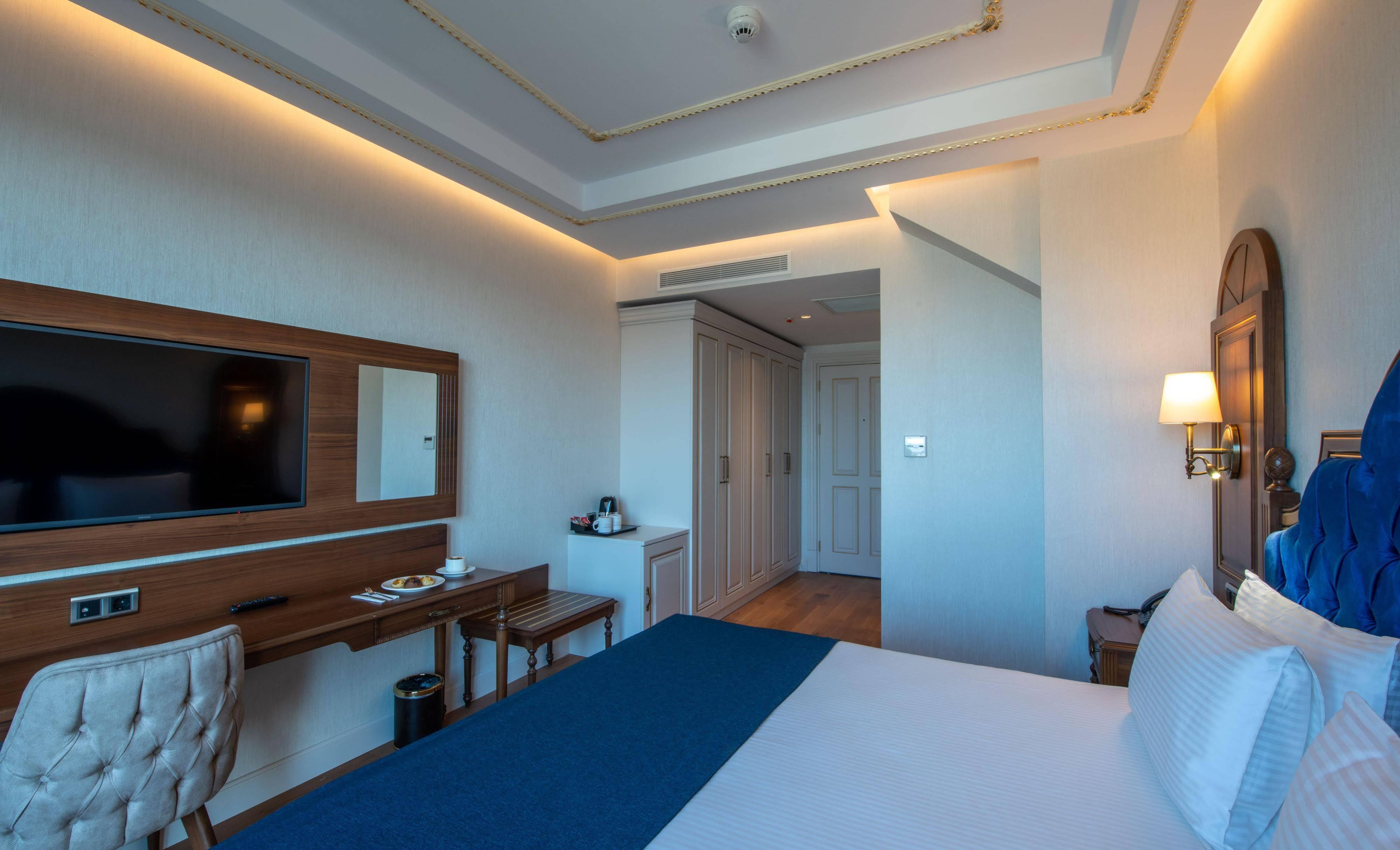 โนวา พลาซา เปรา Hotel อิสตันบูล ภายนอก รูปภาพ